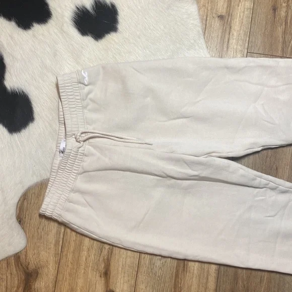 light beige Hollister wide-leg sweatpants - Picture 2 of 11